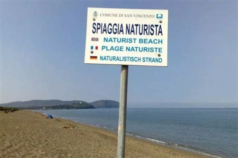 NATURIST FKK BEACH in ITALY! Spiaggia Naturista Nido del